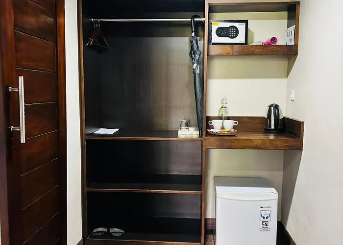 Adil & 4* 乌布